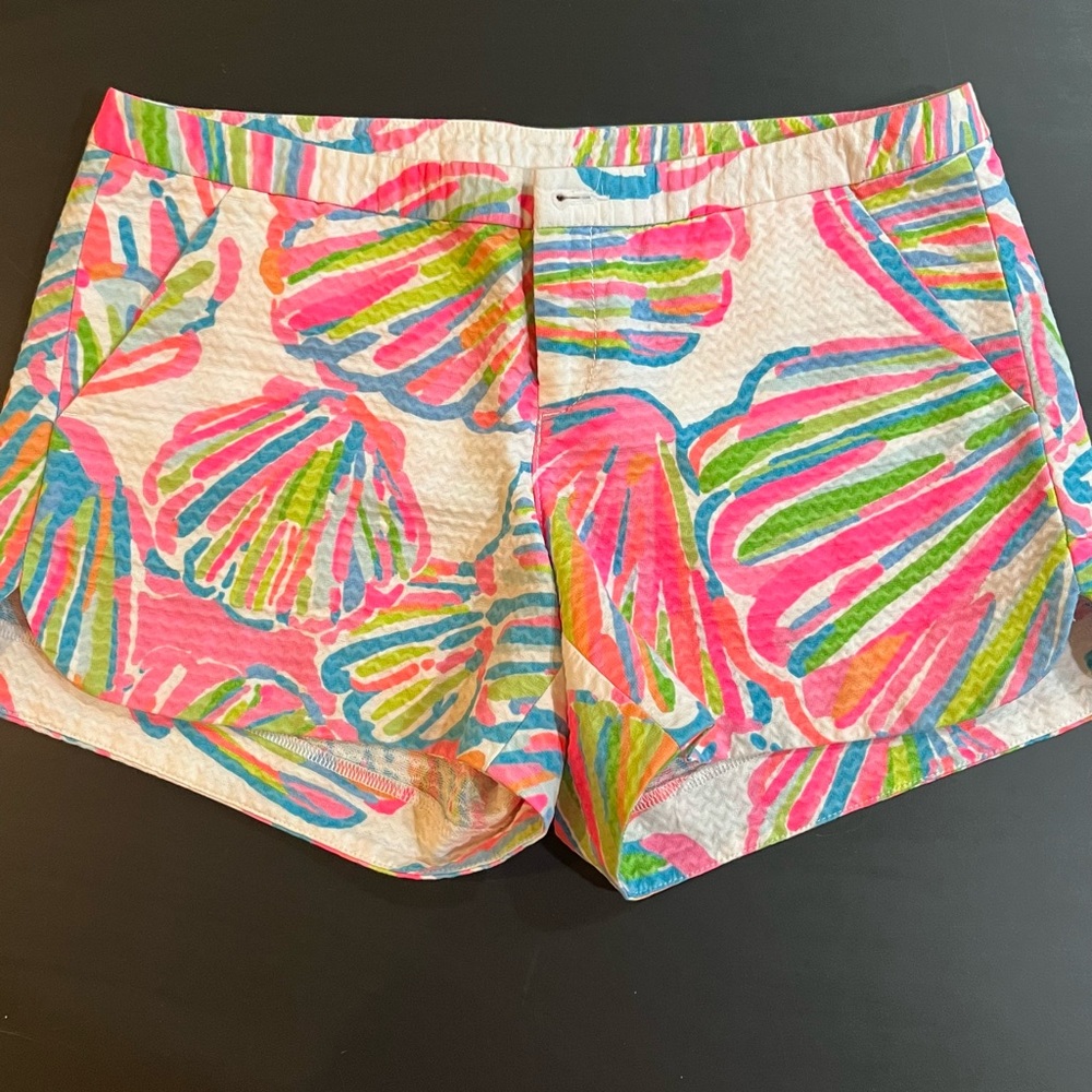 Lilly Pulitzer size 0 shorts like new!